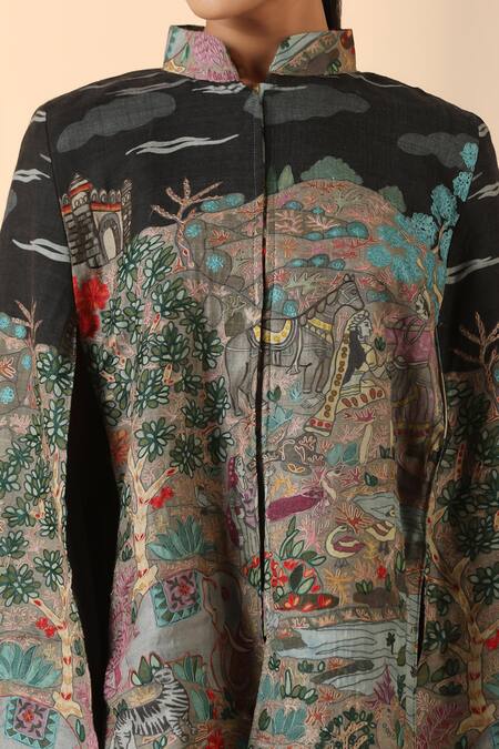 Buy Dusala Black Silk Estelle Kalamkari Print Fine Wool Cape Online at Aza Fashions Buy_Dusala_Black Silk Estelle Kalamkari Print Fine Wool Cape _Online_at_Aza_Fashions