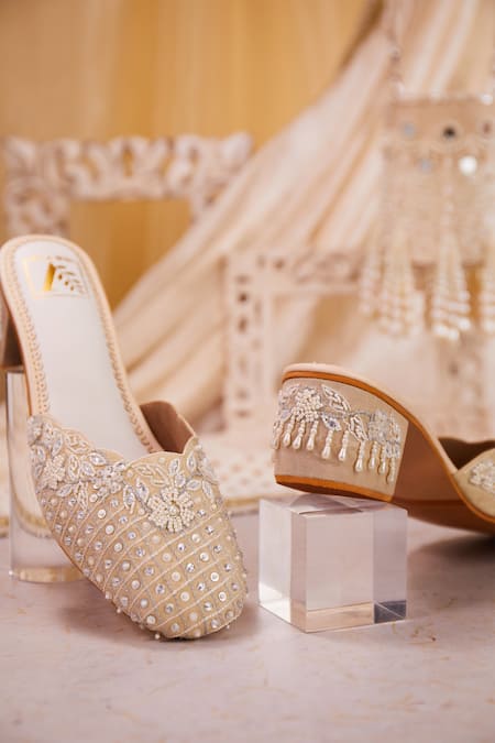 House Of Vian White Pearls, Sequins, Diamonds Chandani Dabka Embroidered Mule Heels Online at Aza Fashions House Of Vian_White Pearls, Sequins, Diamonds Chandani Dabka Embroidered Mule Heels _Online_at_Aza_Fashions