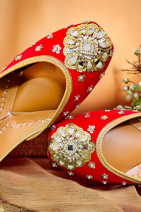 Buy_Amaryllis For Her_Red Sequin Mahnoor Embroidered Juttis_Online_at_Aza_Fashions