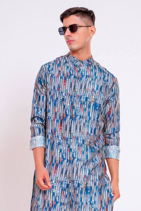 Studio Error Blue Cotton, Silk Wavey Glitch Pattern Print Kurta Online at Aza Fashions Studio Error_Blue Cotton, Silk Wavey Glitch Pattern Print Kurta _Online_at_Aza_Fashions