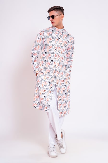 Studio Error White Cotton Satin Wavey Pattern Print Kurta Online at Aza Fashions Studio Error_White Cotton Satin Wavey Pattern Print Kurta _Online_at_Aza_Fashions