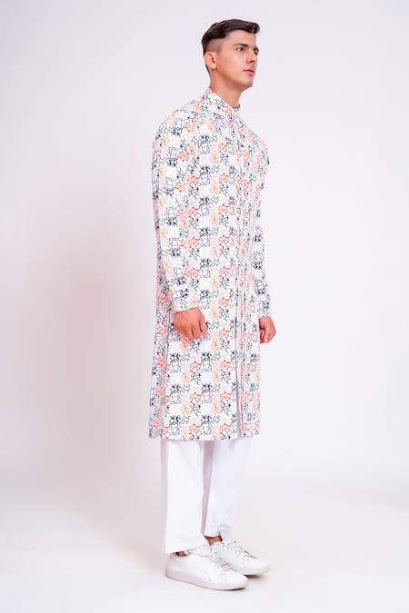 Buy Studio Error White Cotton Satin Wavey Pattern Print Kurta Online at Aza Fashions Buy_Studio Error_White Cotton Satin Wavey Pattern Print Kurta _Online_at_Aza_Fashions