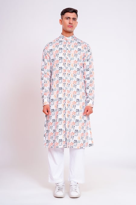 Studio Error White Cotton Satin Wavey Pattern Print Kurta at Aza Fashions Studio Error_White Cotton Satin Wavey Pattern Print Kurta _at_Aza_Fashions