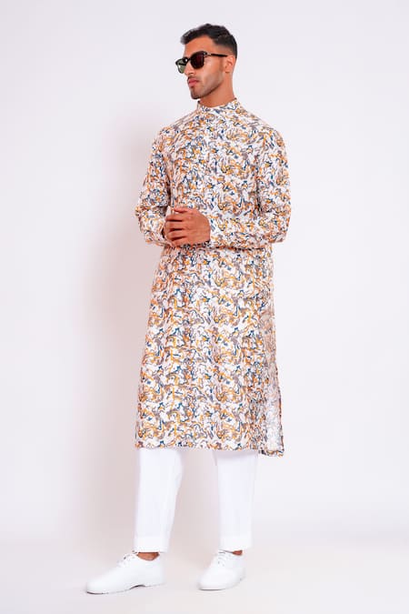 Studio Error White Cotton, Silk Wavey Scribble Print Straight Kurta Online at Aza Fashions Studio Error_White Cotton, Silk Wavey Scribble Print Straight Kurta _Online_at_Aza_Fashions