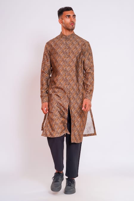 Shop Studio Error Brown Cotton, Silk Abstract Line Print Straight Kurta Online at Aza Fashions Shop_Studio Error_Brown Cotton, Silk Abstract Line Print Straight Kurta _Online_at_Aza_Fashions