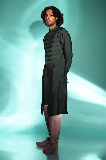 Buy Studio Error Green Cotton, Silk Track Cut-out Hem Pintuck Kurta Online at Aza Fashions Buy_Studio Error_Green Cotton, Silk Track Cut-out Hem Pintuck Kurta _Online_at_Aza_Fashions