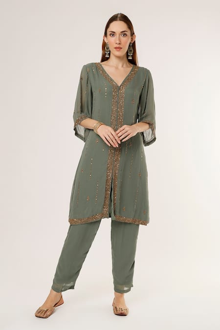 STUDIO A Cutdana Embroidered Slit Kurta With Pant 