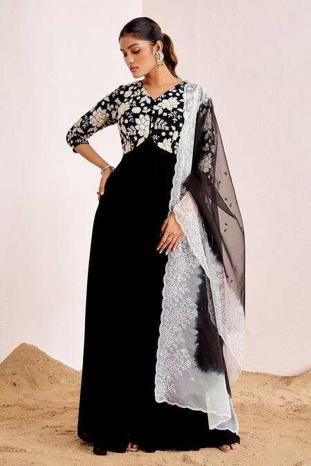 Suruchi Parakh_Black Georgette Embroidery, Sequins V-neck Yoke Anarkali With Ombre Dupatta _Online_at_Aza_Fashions
