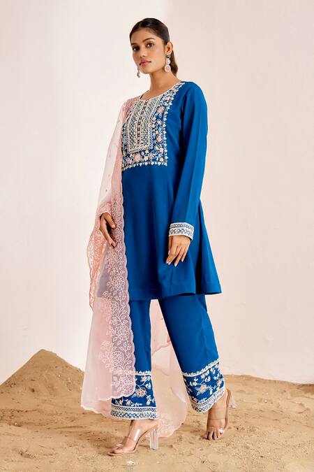 Suruchi Parakh_Blue Georgette, Organza Embroidery Round Neck Floral Bloom Kurta Pant Set _Online_at_Aza_Fashions
