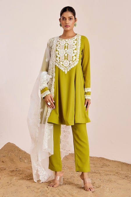 Suruchi Parakh Floral Embroidered Kurta Pant Set 