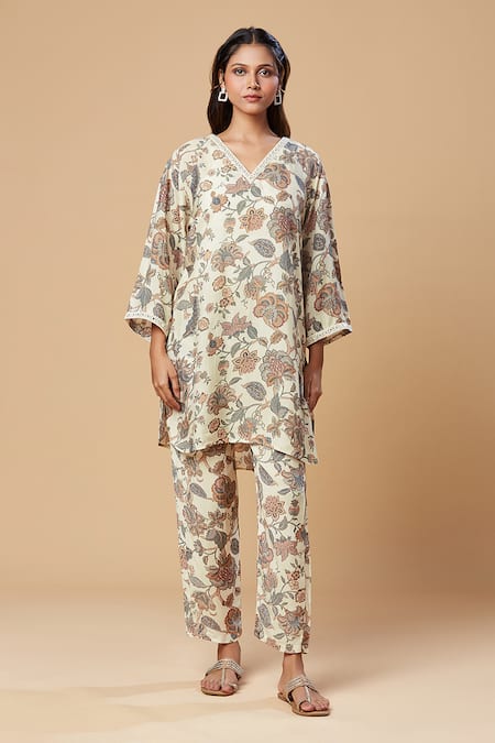 Spring Break_Off White Muslin, Silk Embroidery V-neck Printed Lace Kurta And Pant Set _at_Aza_Fashions