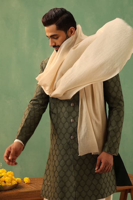 Buy_Dusala_Off White Shahid Cashmere Solid Shawl _Online_at_Aza_Fashions