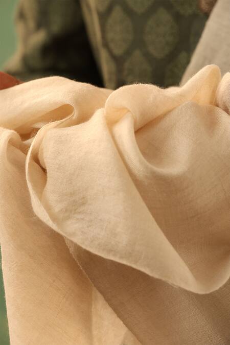 Shop_Dusala_Off White Shahid Pashmina Plain Stole _Online_at_Aza_Fashions