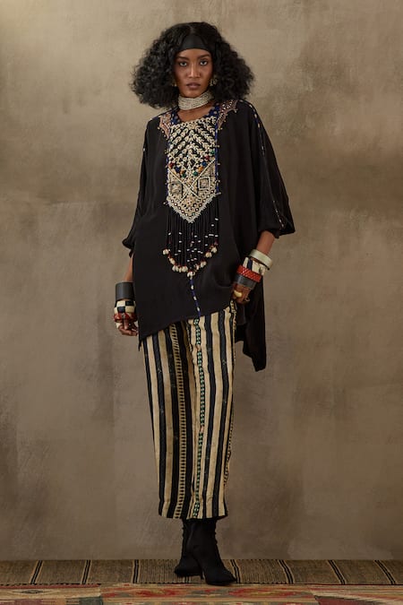 ASEEM KAPOOR Black Natural Crepe Embroidery Resham Blunt V Neck Thread Kurta And Trouser Set 