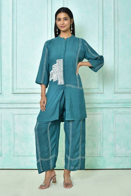 Shop_Samyukta Singhania_Green Muslin Sequins, Embroidery Mandarin Threadwork Short Kurta With Pant