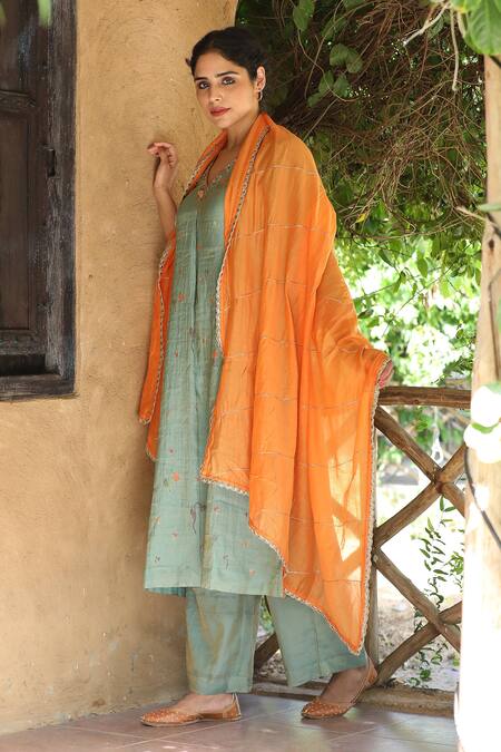 Buy_Label Kinjal Modi_Blue Chanderi, Tissue Embroidery V-neck Floral Print Kurta Pant Set _Online_at_Aza_Fashions