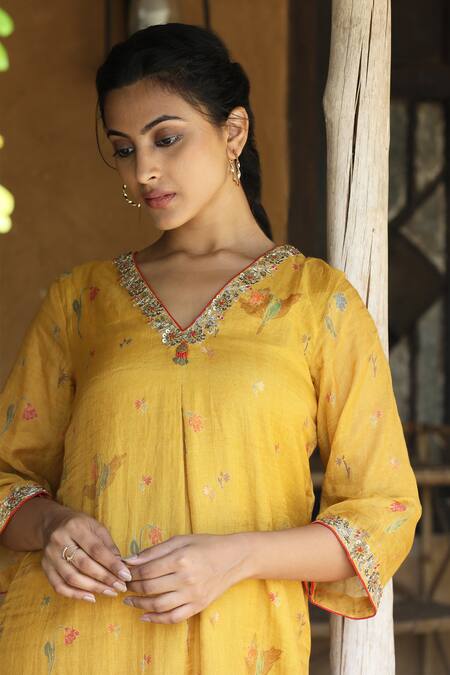 Shop_Label Kinjal Modi_Yellow Chanderi, Tissue Embroidery V-neck Floral Print Straight Kurta Pant Set _Online_at_Aza_Fashions