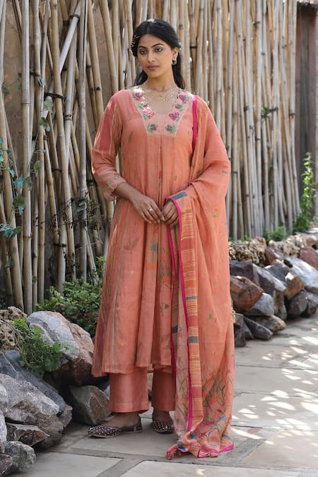 Label Kinjal Modi Peach Tissue And Cupro Silk Embroidery Floral Flower Print Kalidar Kurta Pant Set 