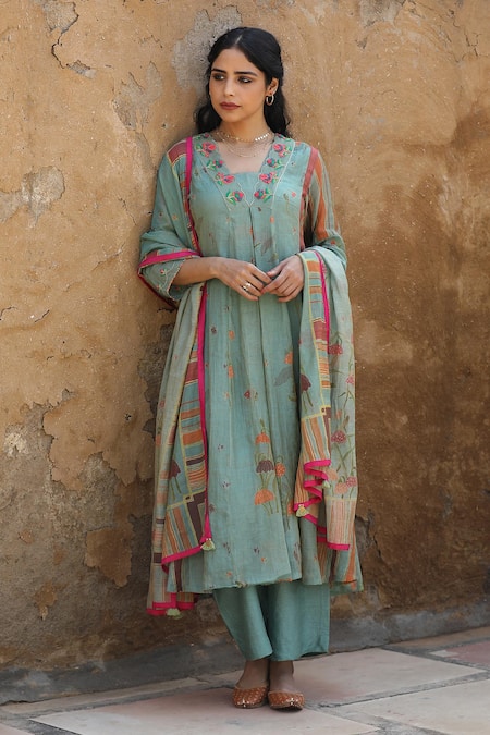 Buy_Label Kinjal Modi_Blue Tissue, Silk Embroidery V-neck Flower Bloom Print Kalidar Kurta And Pant Set _Online_at_Aza_Fashions