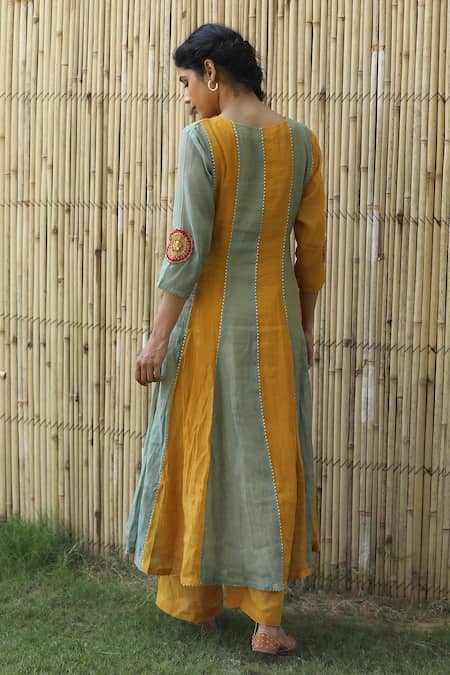 Label Kinjal Modi Color Block Panelled Kurta Pant Set 