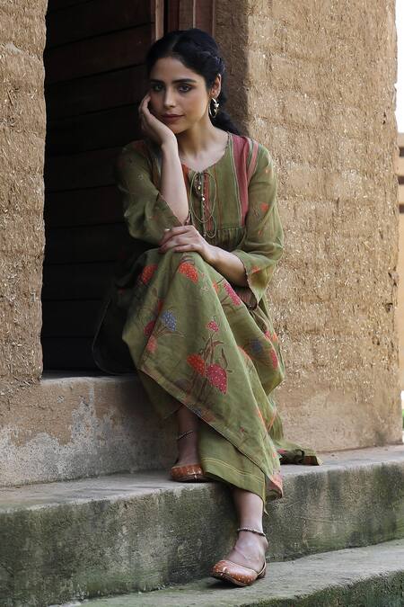 Shop_Label Kinjal Modi_Green Chanderi Tassels Round Neck Floral Print Gathered Tunic With Pant _Online_at_Aza_Fashions