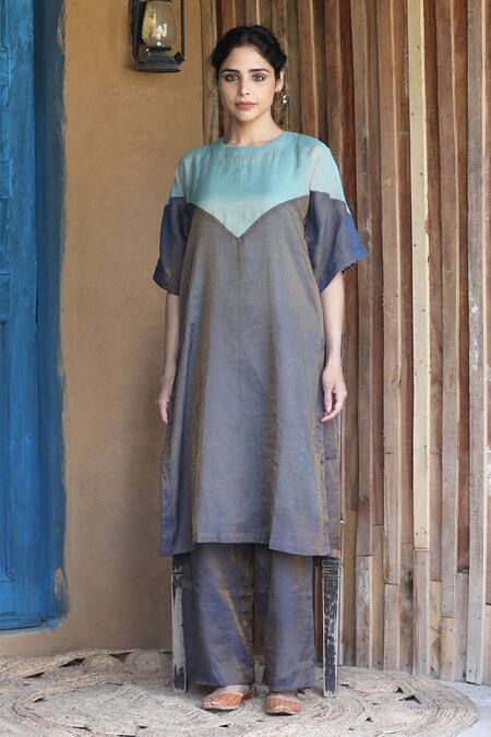 Label Kinjal Modi Blue Chanderi Beads Round Neck Color Block Tunic With Pant at Aza Fashions Label Kinjal Modi_Blue Chanderi Beads Round Neck Color Block Tunic With Pant _at_Aza_Fashions