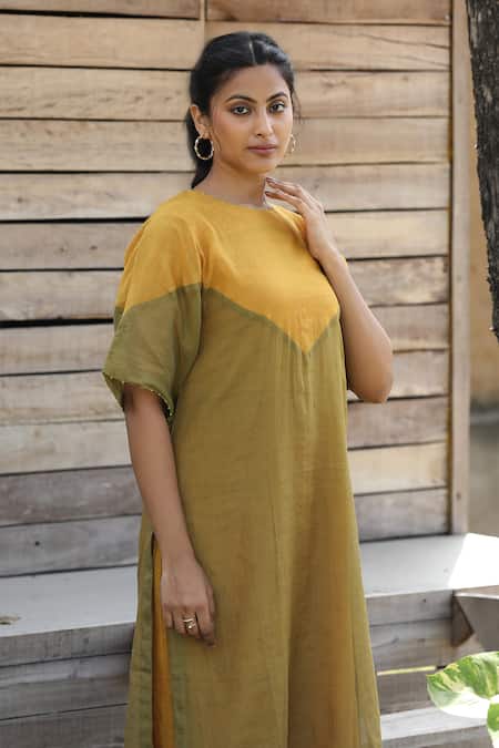 Buy_Label Kinjal Modi_Yellow Chanderi Round Neck Dual Tone Tunic With Pant _Online_at_Aza_Fashions