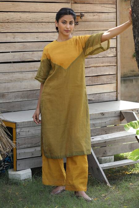 Shop_Label Kinjal Modi_Yellow Chanderi Round Neck Dual Tone Tunic With Pant _Online_at_Aza_Fashions
