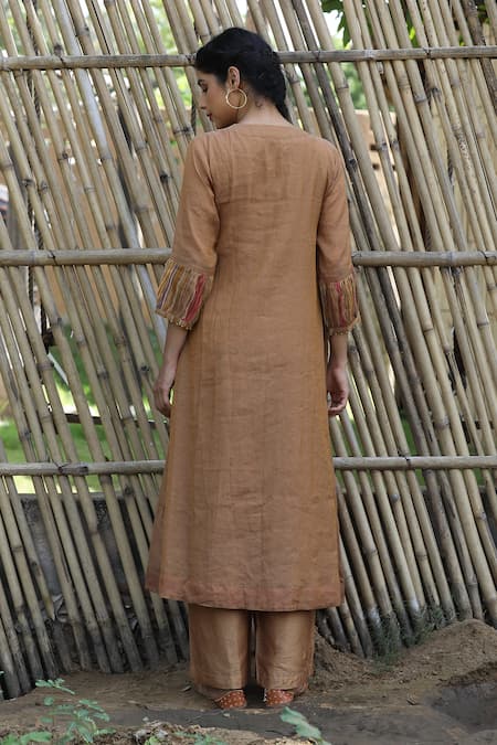 Label Kinjal Modi Placement Embroidered Kurta Pant Set 