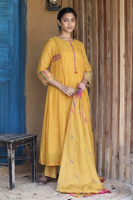 Label Kinjal Modi Placement Embroidered Straight Kurta Pant Set 