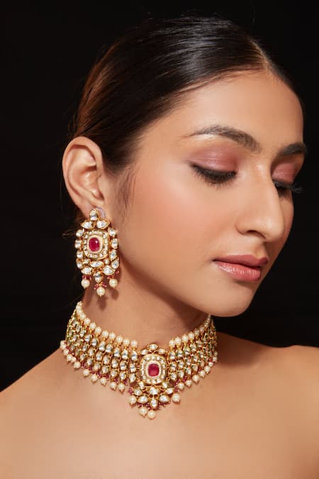 Shop_Vivinia By Vidhi Mehra_Gold Plated Pearls Kundan Embellished Floral Vine Choker Set _at_Aza_Fashions