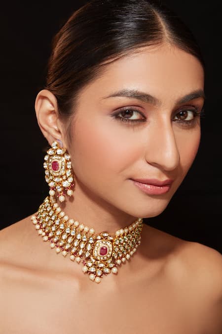 Vivinia By Vidhi Mehra_Gold Plated Pearls Kundan Embellished Floral Vine Choker Set _Online_at_Aza_Fashions