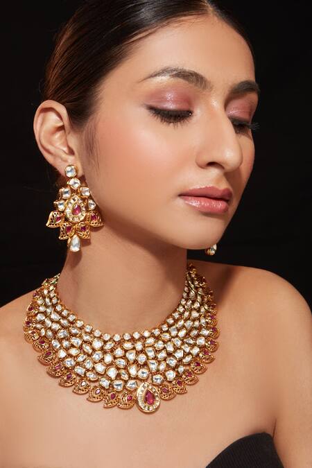 Buy_Vivinia By Vidhi Mehra_Gold Plated Stones Kundan Floral Cluster Choker Set _Online_at_Aza_Fashions