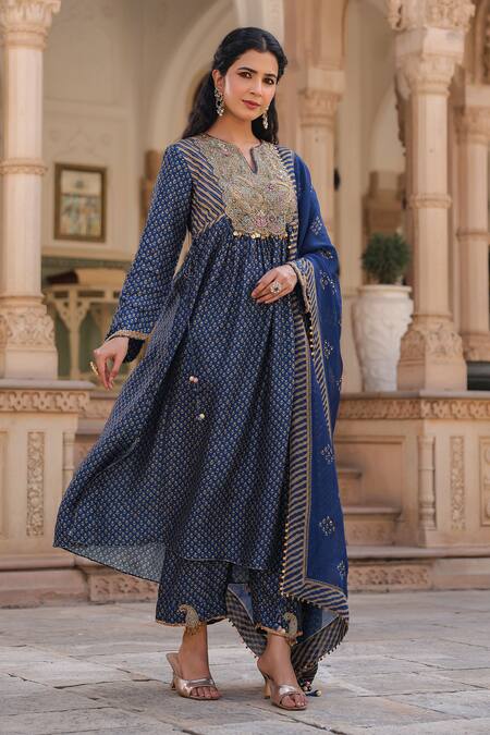 Shop_Label Niti Bothra_Blue Silk Embroidery Split V-neck Floret Butti Print Kurta With Pant _Online_at_Aza_Fashions