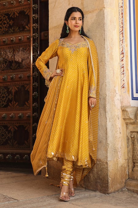 Buy_Label Niti Bothra_Yellow Silk, Organza, Cotton Embroidery Flower Butti Print Anarkali Churidar Set 