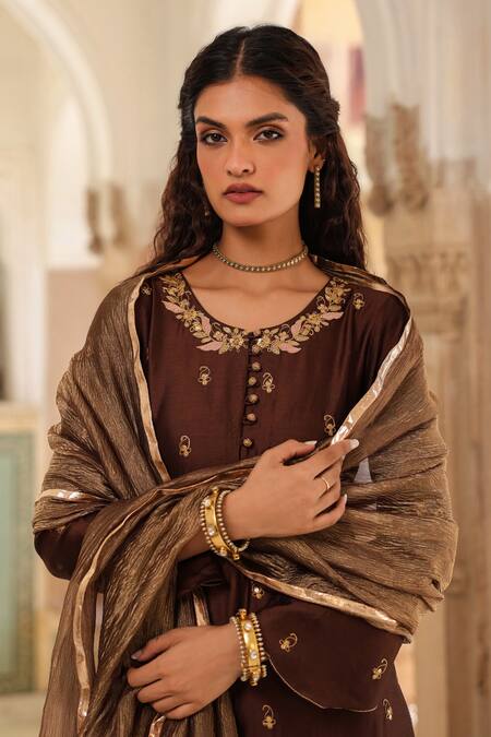 Buy_Label Niti Bothra_Purple Tissue Embroidery Round Neck Riwayat Applique Kurta Pant Set _Online_at_Aza_Fashions