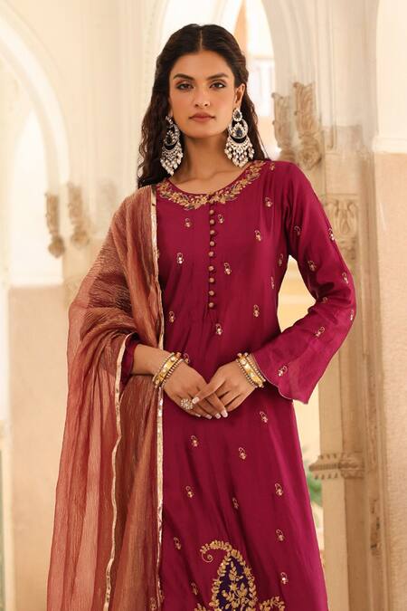 Label Niti Bothra_Pink Tissue Embroidery, Lace Round Neck Riwayat Paisley Applique Kurta Pant Set _Online_at_Aza_Fashions