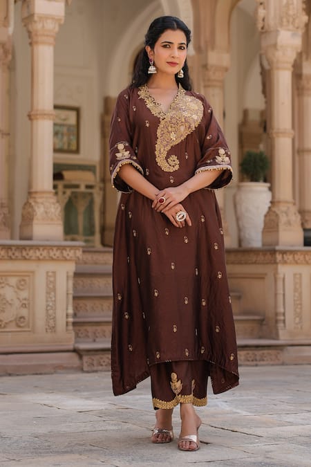 Buy_Label Niti Bothra_Brown Silk Embroidery V-neck Paisley Kaftan And Pant Set _Online_at_Aza_Fashions