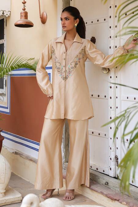 Buy_Label Niti Bothra_Ivory Pure Cotton, Silk Embroidery Collared Pintucked Shirt And Pant Set 