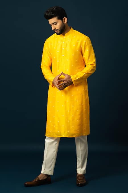 YOSEBA Amber Spiral Motif Embroidered Kurta With Pyjama 