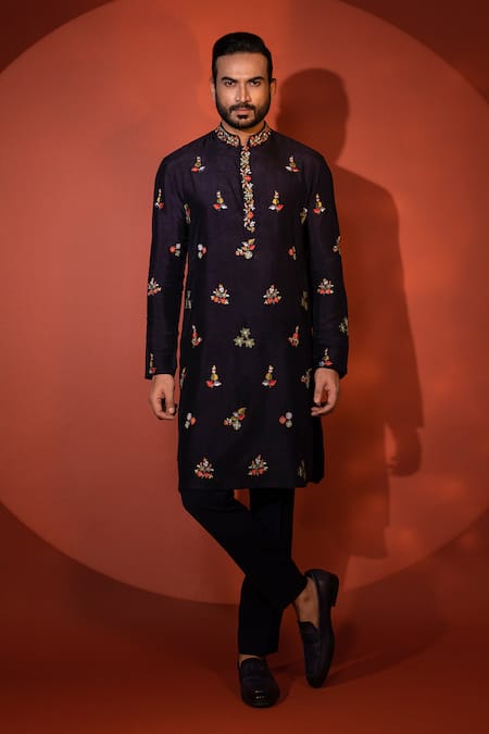 YOSEBA Jaalini Foliage Motif Embroidered Kurta & Pant Set 