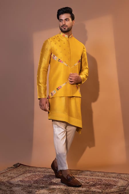 YOSEBA Peeli Palak Linear Embroidered Bundi Kurta Set 