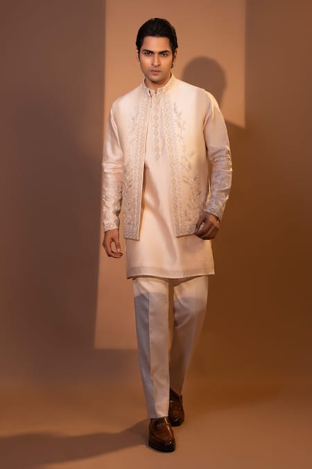 YOSEBA Keen Embroidered Bundi Kurta Set 