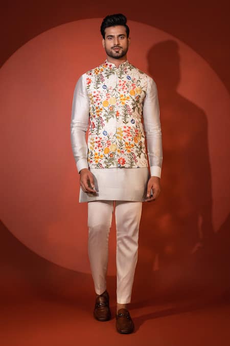 Shop_Yoseba_Green Chanderi, Cotton Embroidery Floral Thread Bundi Kurta Set _Online_at_Aza_Fashions