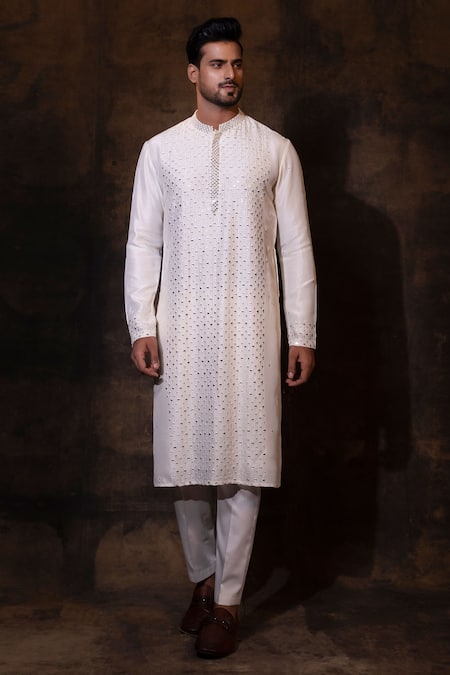 YOSEBA Sheesh Mahal Embroidered Kurta With Pant 