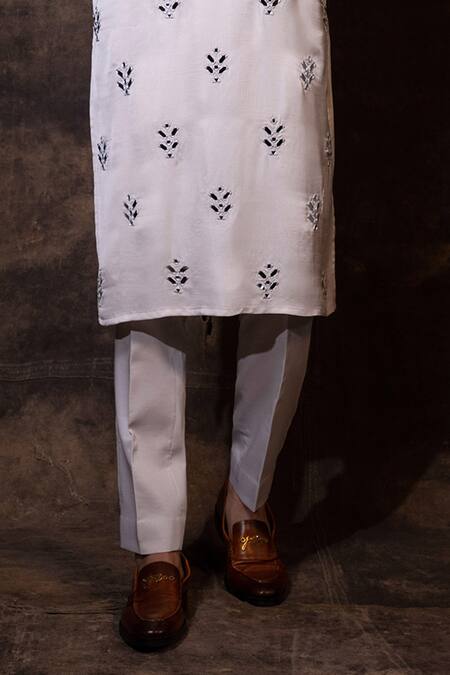 Buy Yoseba Grey Linen, Cotton Mirrors Sheesha Saaj Embroidered Kurta With Pant Online at Aza Fashions Buy_Yoseba_Grey Linen, Cotton Mirrors Sheesha Saaj Embroidered Kurta With Pant _Online_at_Aza_Fashions