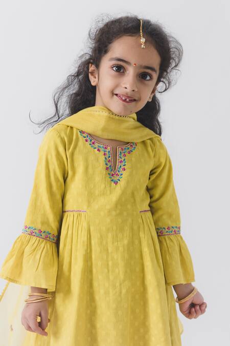 BOTEH_Yellow Chanderi Embroidery Thread Kurta Set _Online_at_Aza_Fashions