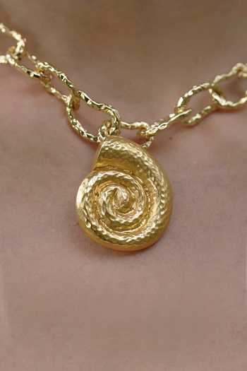 Buy Arvino Gold Plated Textured Coral Shell Carved Link Necklace Online at Aza Fashions Buy_Arvino_Gold Plated Textured Coral Shell Carved Link Necklace _Online_at_Aza_Fashions