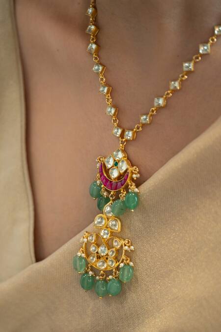 Buy_Do Taara_Green Kundan And Natural Stone Embellished Necklace _Online_at_Aza_Fashions