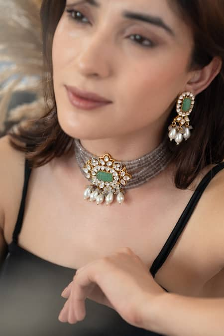 Do Taara Green Stone Polki Embellished Pendant Choker Set 